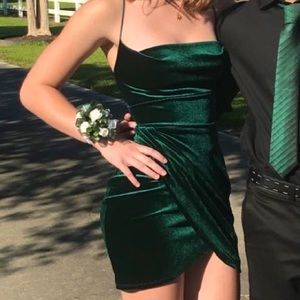 Lucy in the Sky hunter green wrap dress. size small.